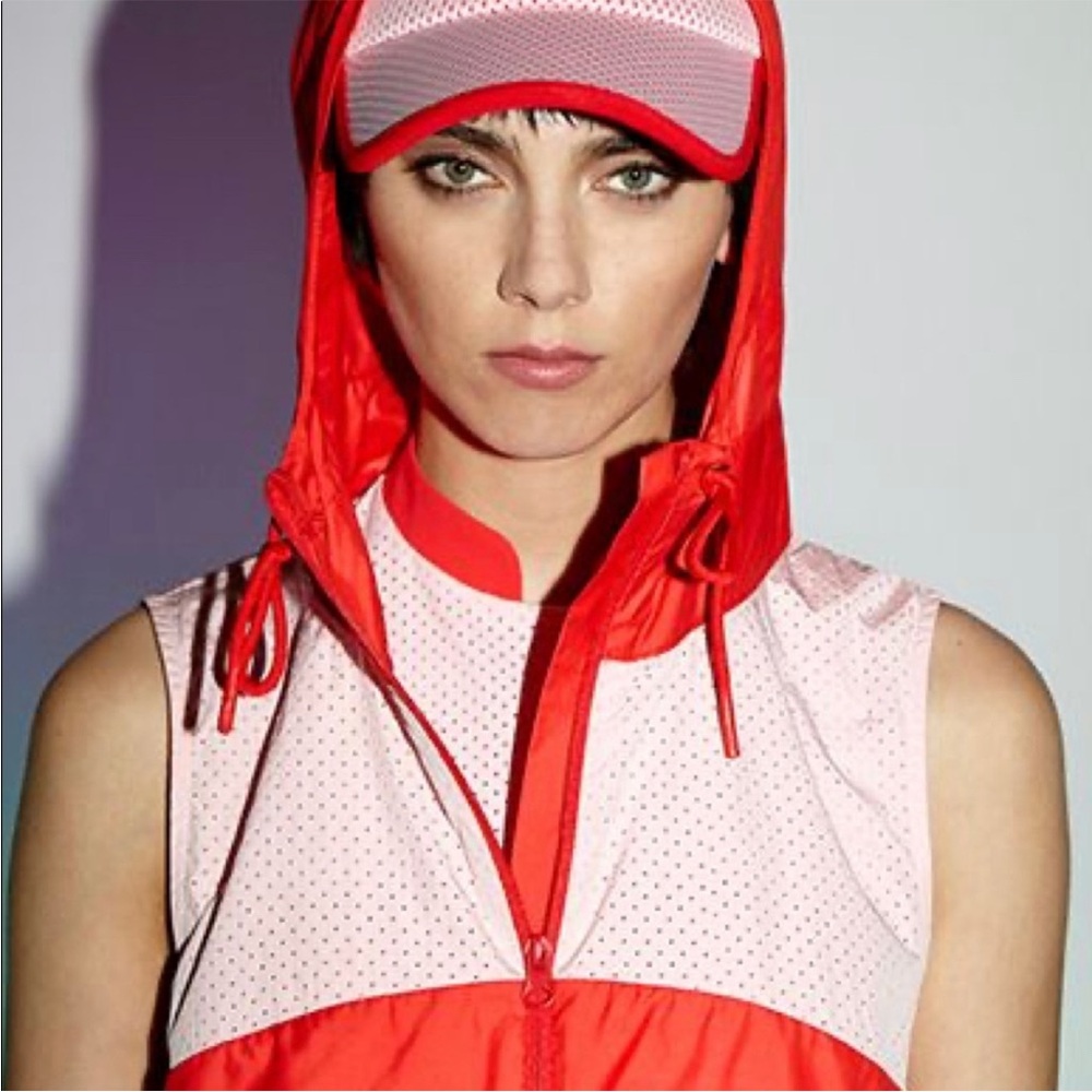 Foray Golf Women’s Red and Pink Vest
